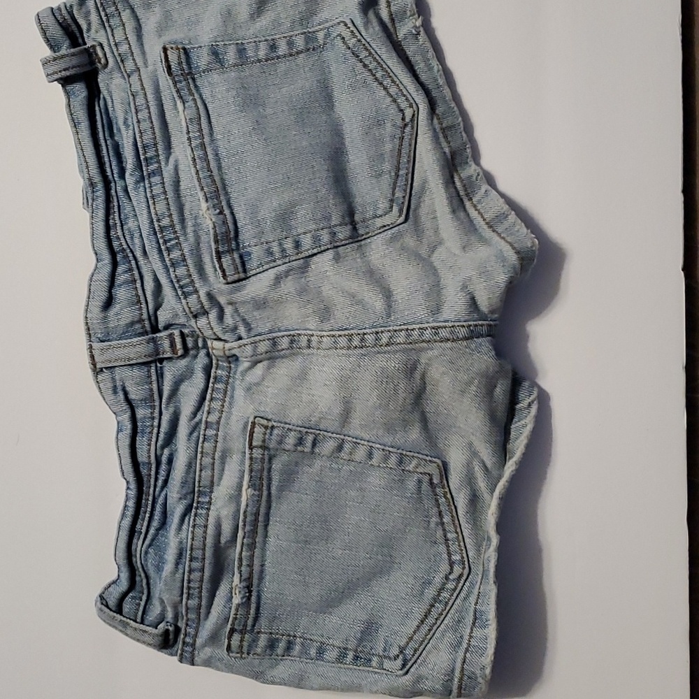 Denimco button up jean shorts with some distressed look on the legs and pockets - Picture 3 of 3